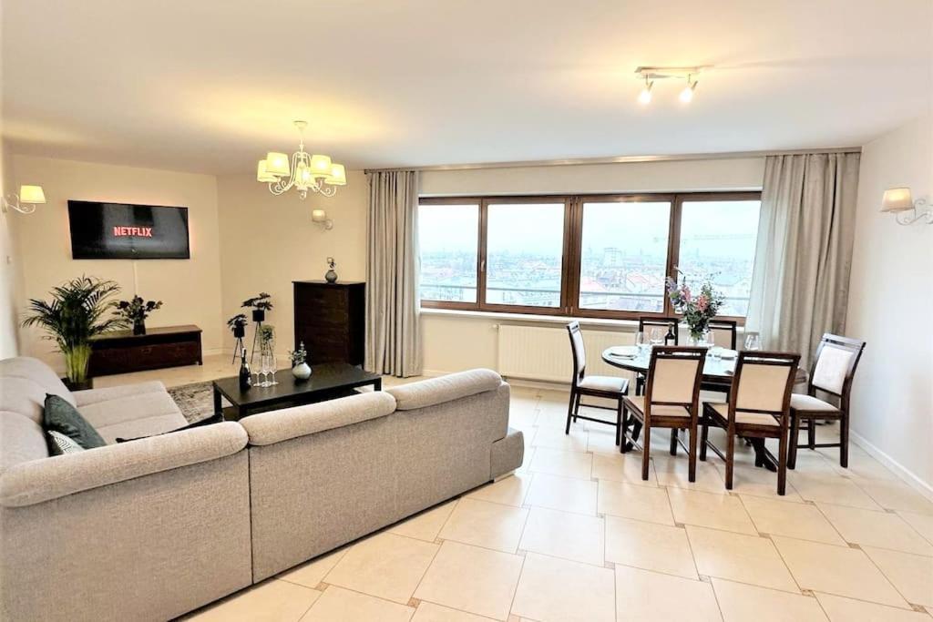 Exclusive Penthouse Near Citycenter 120M2 +Netflix Cracóvia Exterior foto