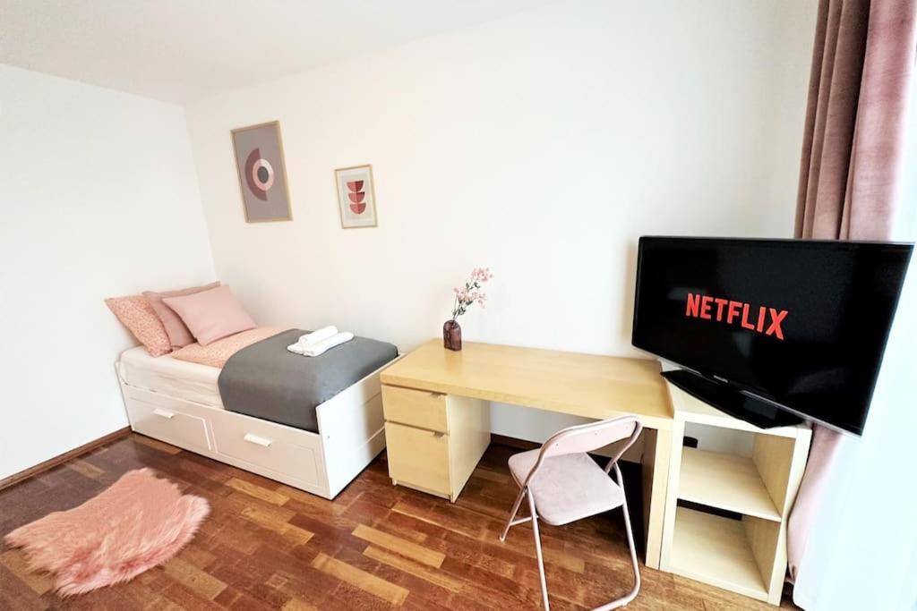 Exclusive Penthouse Near Citycenter 120M2 +Netflix Cracóvia Exterior foto