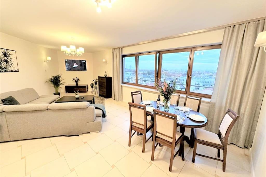 Exclusive Penthouse Near Citycenter 120M2 +Netflix Cracóvia Exterior foto